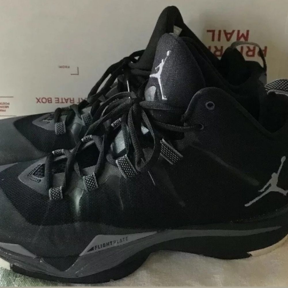 🏀 Jordan Superfly 2 - Mens 9.5 (Rare to find!)